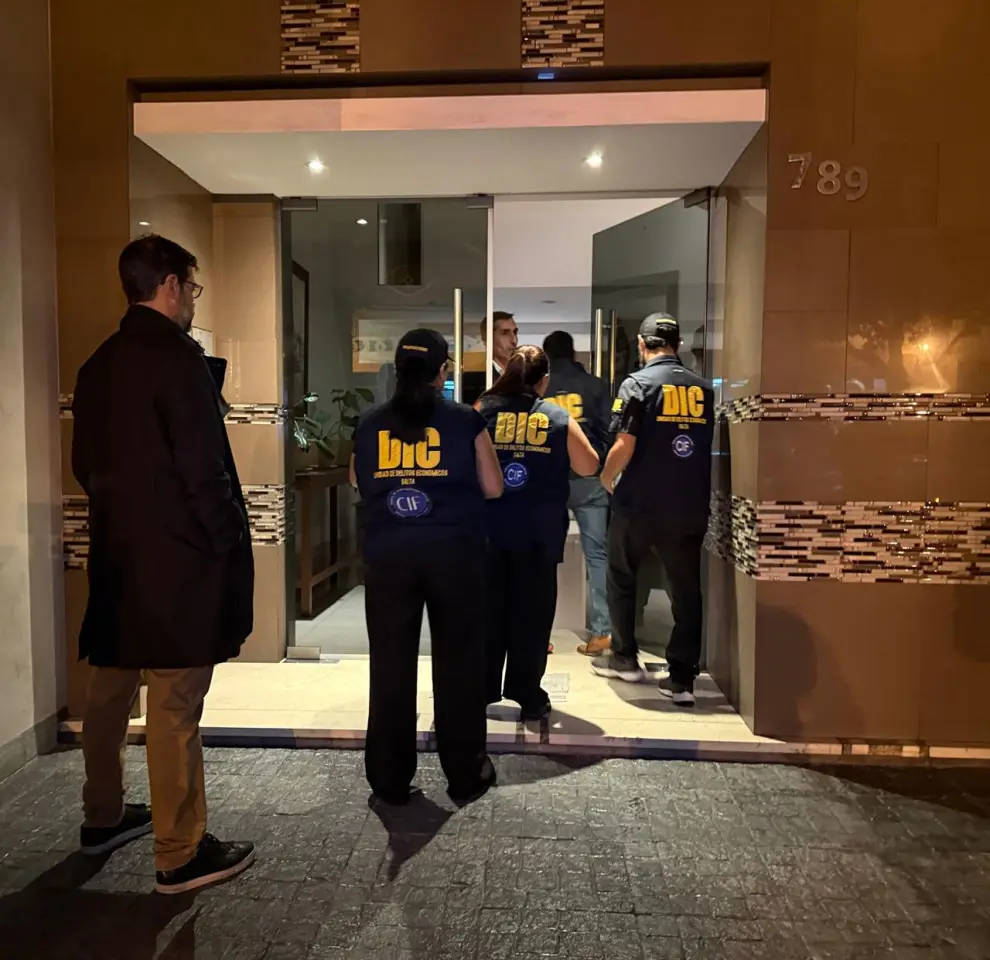 Detienen a una pareja por estafas vinculadas a falsas ofertas laborales en el sector minero