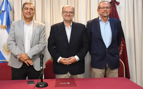 Asunción de Baccaro, junto a Camacho y Mangione