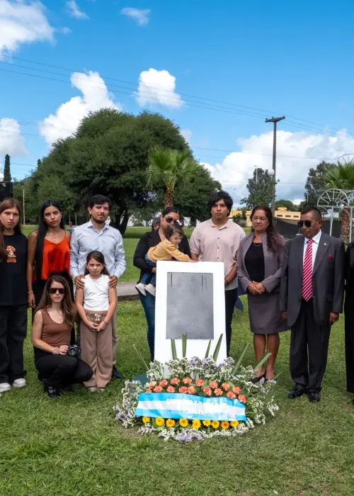  inauguración y descubrimiento de placas conmemorativas en homenaje a Néstor Piccolo y  Vicente Cordeyro