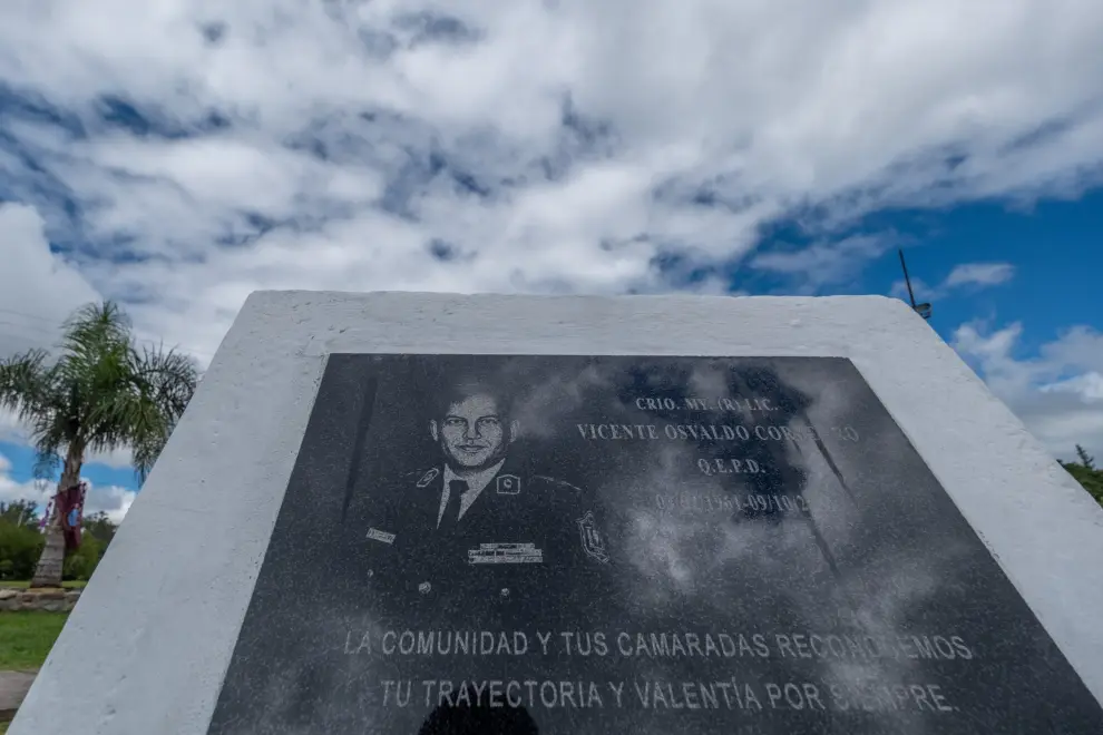  inauguración y descubrimiento de placas conmemorativas en homenaje a Néstor Piccolo y  Vicente Cordeyro
