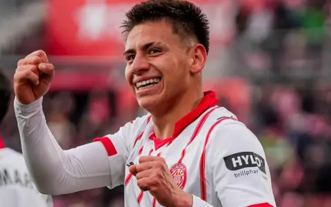 Claudio Echeverri hizo sus "diabluras" en su ingreso en el Girona y fue la figura en la goleada al Bilbao.