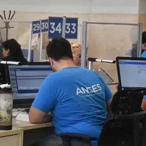 Continúa la reducción de la planta estatal y lanzan un plan de retiro voluntario para empleados de ANSES