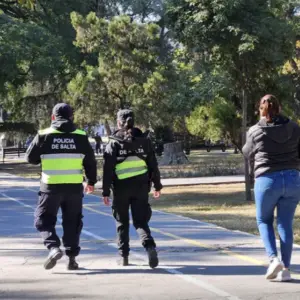 Una adolescente arriesgó su vida para evitar que le robaran el celular en el Parque San Martín