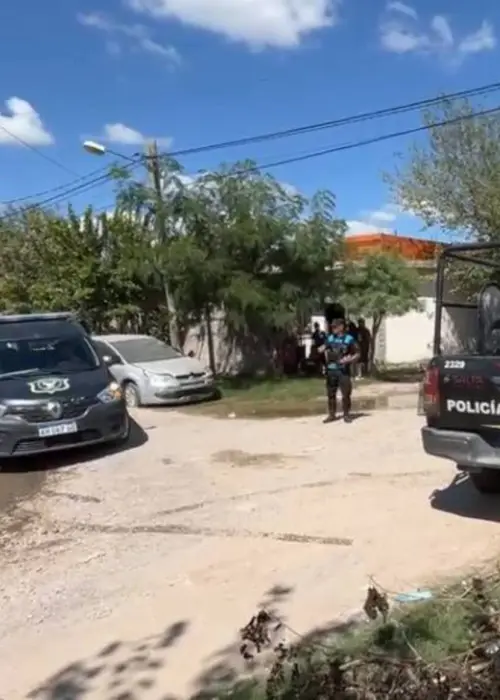 Efectivos de la Policía y el CIF trabajan en otro hecho violento en la provincia.