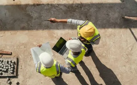 Trabajadores de construcción.
