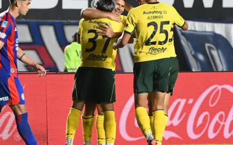 Defensa y Justicia vapuleó a San Lorenzo en el Nuevo Gasómetro.