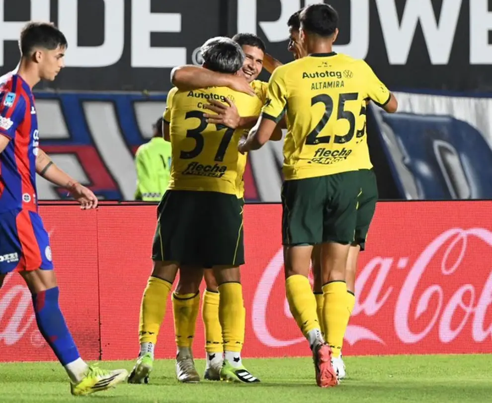 Defensa y Justicia vapuleó a San Lorenzo en el Nuevo Gasómetro.