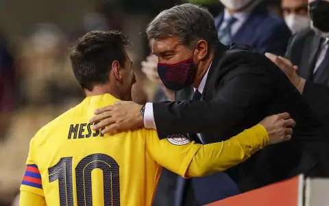 Lionel Messi y Joan Laporta, en tiempos felices.