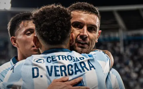 Adrián "Maravilla" Martínez volvió con goles y para ser nuevamente determinante en la academia.