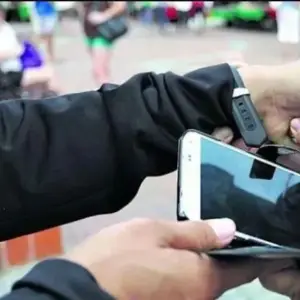 Colonia Santa Rosa: Intentó robarle el celular a un menor y la policía lo agarró infraganti