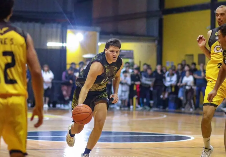 Tomás Morales, de 9, en plena acción.