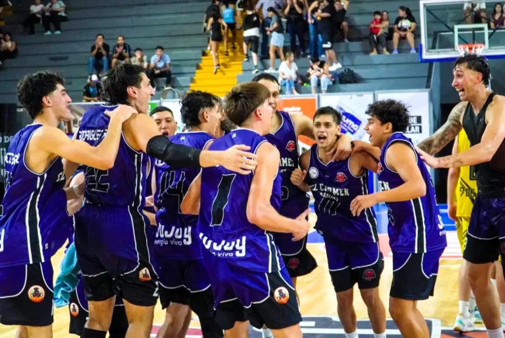 Festejo final de los jugadores de El Carmen de Jujuy.