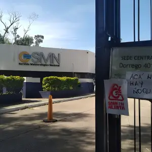 Hasta el viernes se oficializaría el despido de 240 empleados del Servicio Meteorológico Nacional