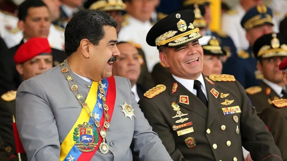 Vladimir Padrino López y Nicolás Maduro