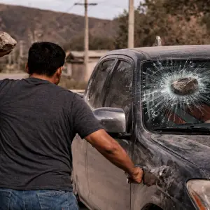 Cachi: Encontró a su expareja con otro hombre y los atacó a piedrazos