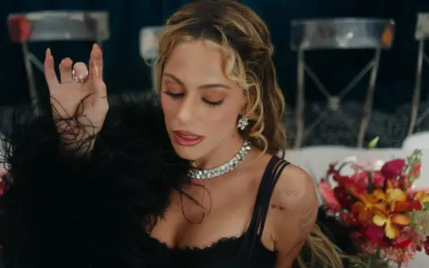 Tini Stoessel
