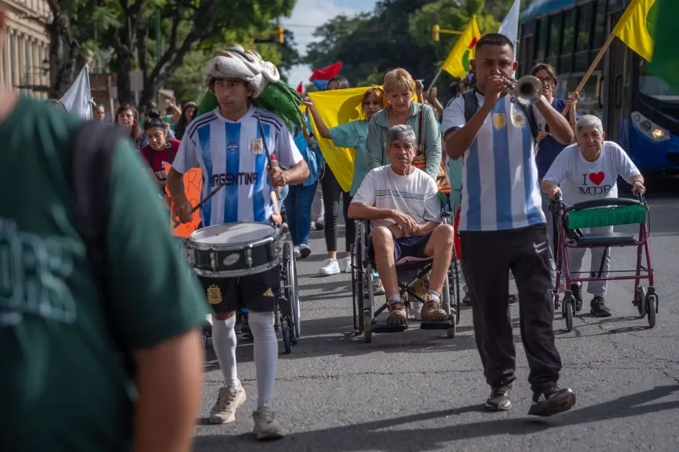 Festejos por las calles por el Día Mundial de la Rehabilitación