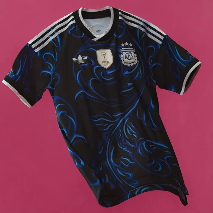 La imagen completa de la camiseta