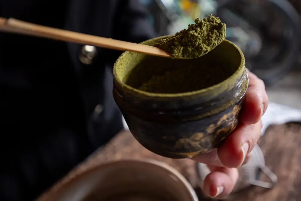 Cintia Sommelier de TÉ