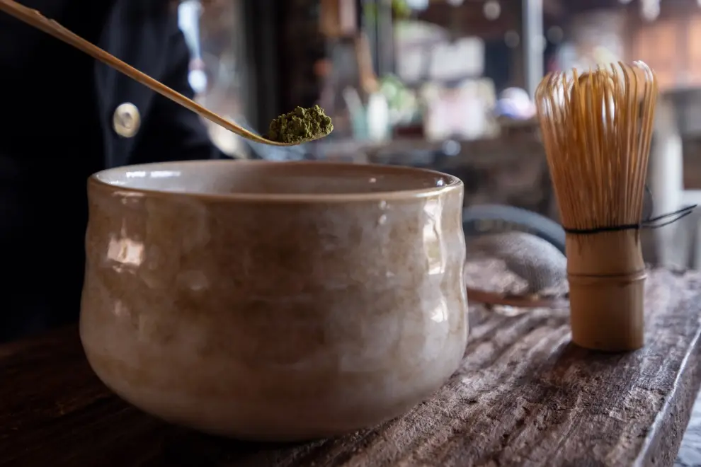 Cintia Sommelier de TÉ