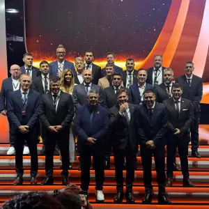 Siempre "don billete": Chiqui Tapia, una vez más, eligió el negocio por sobre la salud deportiva de la Selección argentina de cara al Mundial