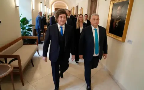 Milei con el primer ministro Viktor Orbán