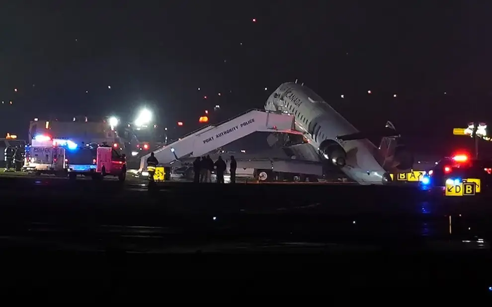 Hay al menos dos muertos tras el accidente en el aeropuerto de Nueva York