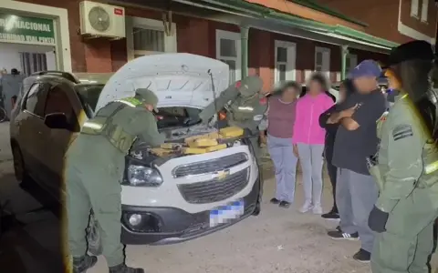 Detienen a dos personas que llevaban cocaína desde Orán a La Matanza