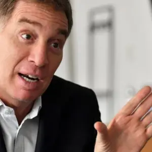 Santilli, el hombre que habla con todos los sectores de la interna oficial