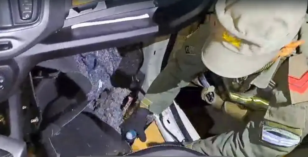 Ocultaron 63 kilos de cocaina en un vehículo, salieron de Salta.