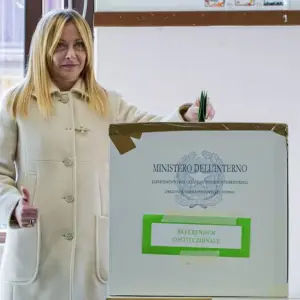 Fuerte revés para Meloni en las urnas: los italianos rechazaron su reforma judicial