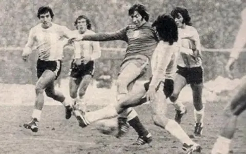 El Argentina-Polonia del 24 de marzo de 1976, lo único que se vio por televisión aquel día, por orden de la dictadura.