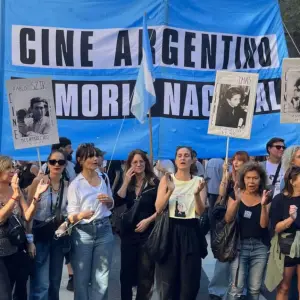 Artistas marcharon por el 24M y llenaron las calles y redes de memoria y “Nunca Más”