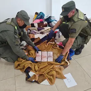 Salta: Cayó con 51 kilos de marihuana ocultos entre mantas en un tour de compras