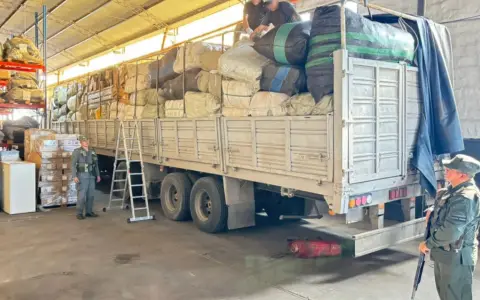 Secuestro de mercadería ilegal.