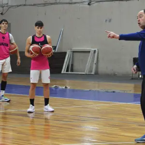 “Ya no hay margen de error”: la fuerte advertencia de De Cecco antes del esperado cruce de Salta Basket en los playoffs