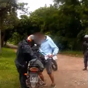 VIDEO: Detuvieron a un motociclista con 40 dosis de marihuana en Tartagal