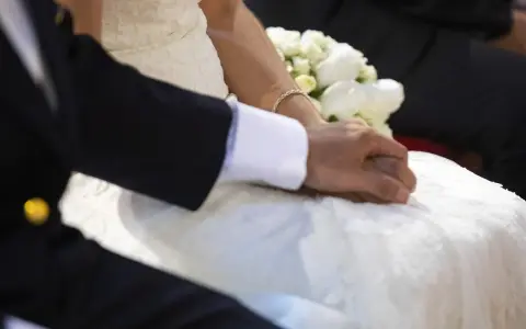 Los novios denunciaron a una “wedding planner” de Córdoba que les había prometido un casamiento para 180 invitados. 