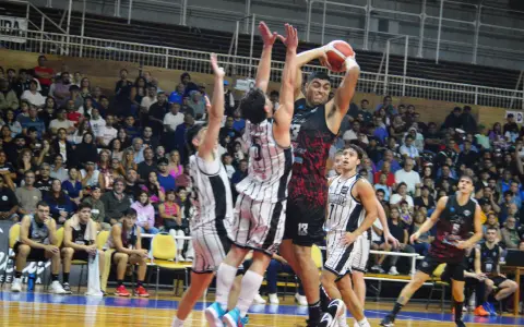 Salta Basket frente a Estudiantes de Tucumán