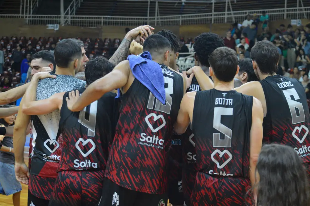 Salta Basket frente a Estudiantes de Tucumán (Fuente: Prensa Salta Basket)