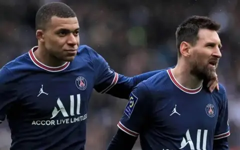 Lionel Messi y Kylian Mbappé fueron compañeros en París Saint-Germain y rivales en la final de la Copa del Mundo en Qatar 2022