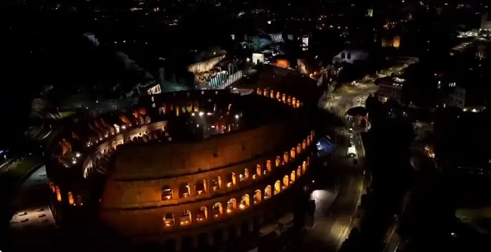 El Coliseo, donde este Viernes Santo se desarrolló el primer Vía Crucis del Papa León XIV