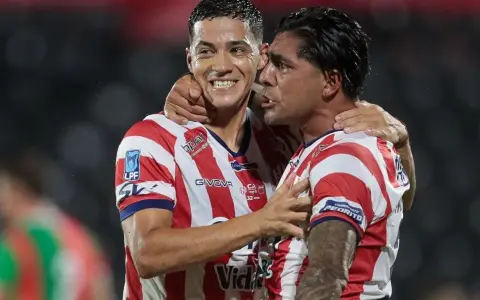 Unión de Santa Fe se mete silbando bajito en la pelea del fútbol grande de la Argentina.