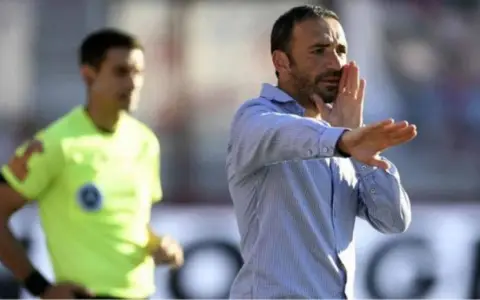 Juan Manuel "Vasco" Azconzábal será el nuevo entrenador de Gimnasia y Tiro.