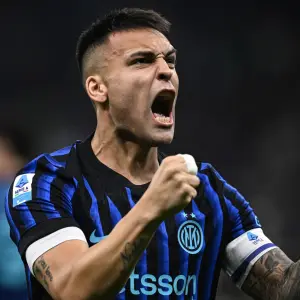 Una buena para Scaloni: Lautaro Martínez volvió hecho una furia tras su lesión y marcó un doblete para la goleada del Inter a la Roma
