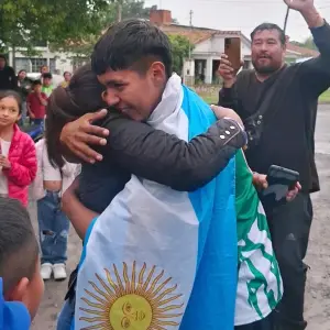Héroes en casa: los campeones del Mundialito Sub 13 fueron recibidos con emoción
