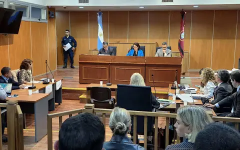 Las parte en la audiencia por el femicidio en El Tipal.