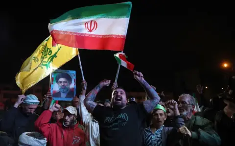 Irán confirmó el alto el fuego y abre el estrecho de Ormuz 