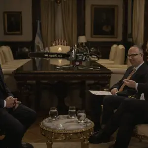 Javier Milei volvió a respaldar a Manuel Adorni: “Es un maravilloso Jefe de Gabinete”