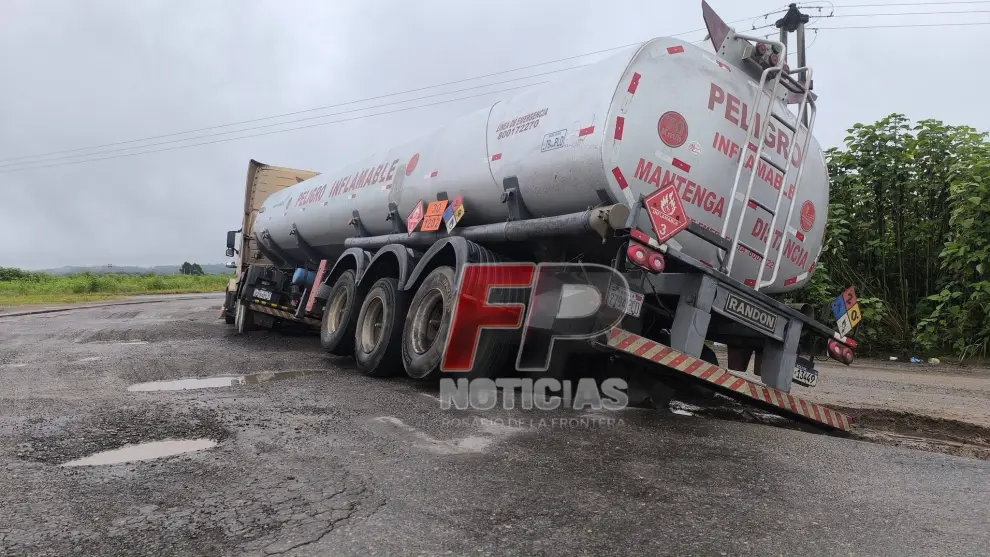 Así quedó el camión con la carga de gasoil en la ruta 9/34